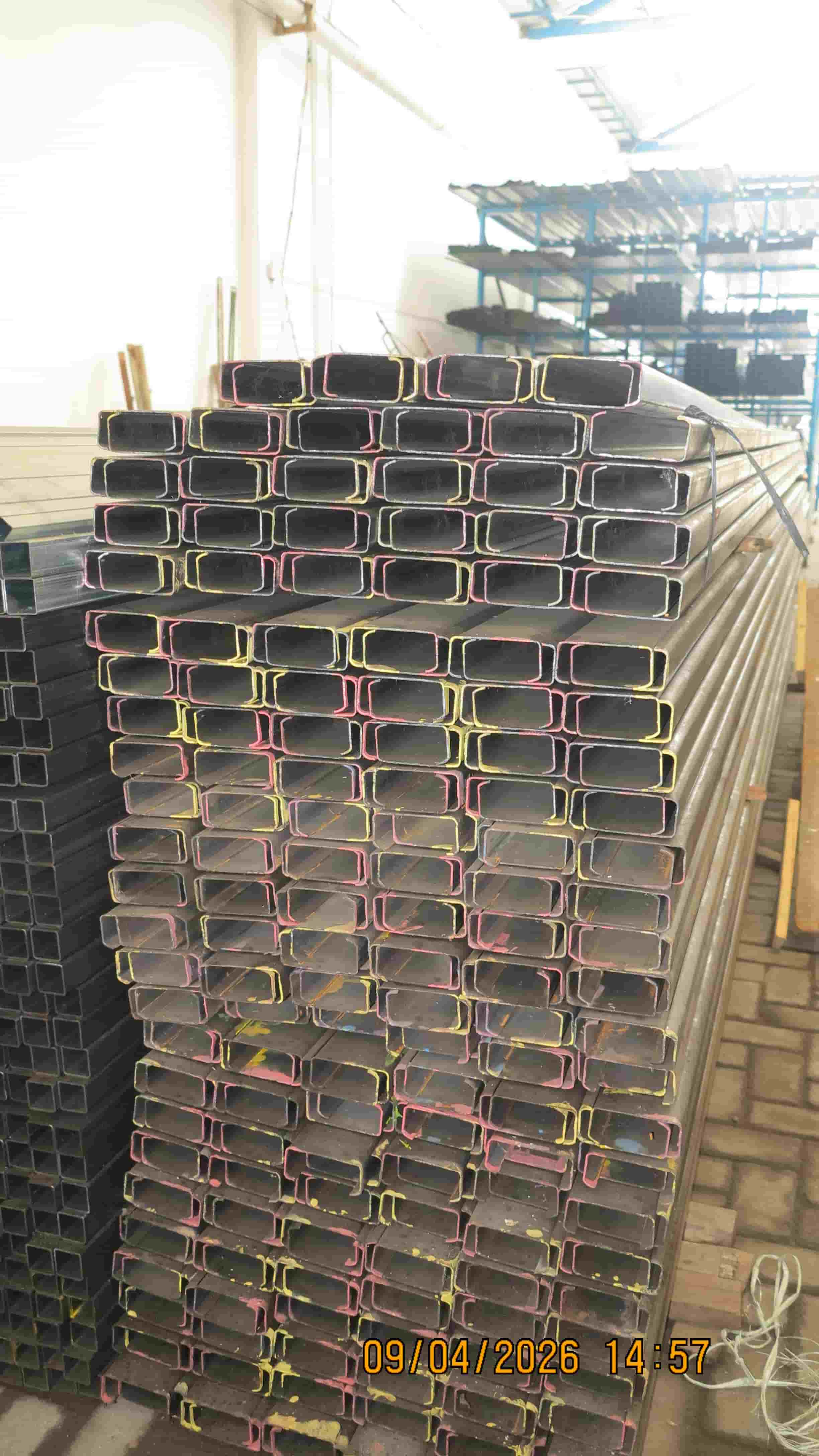 Material konstruksi